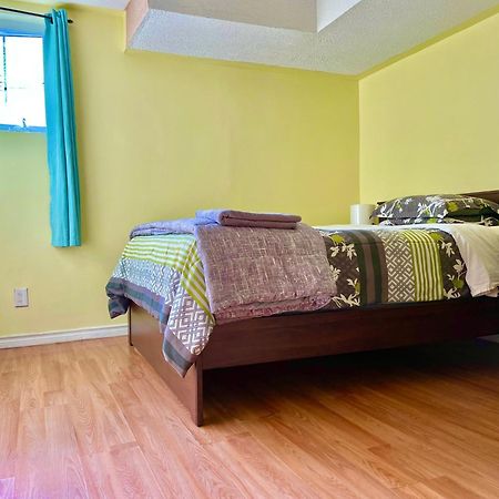 Nice Room At York University Toronto Exterior foto